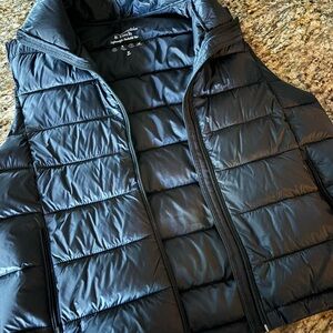 Abercrombie & Fitch Midnight Puffer Vest